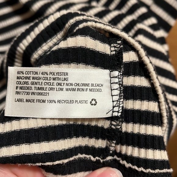 Mossimo black and cream striped dress, size medium - Picture 4 of 5